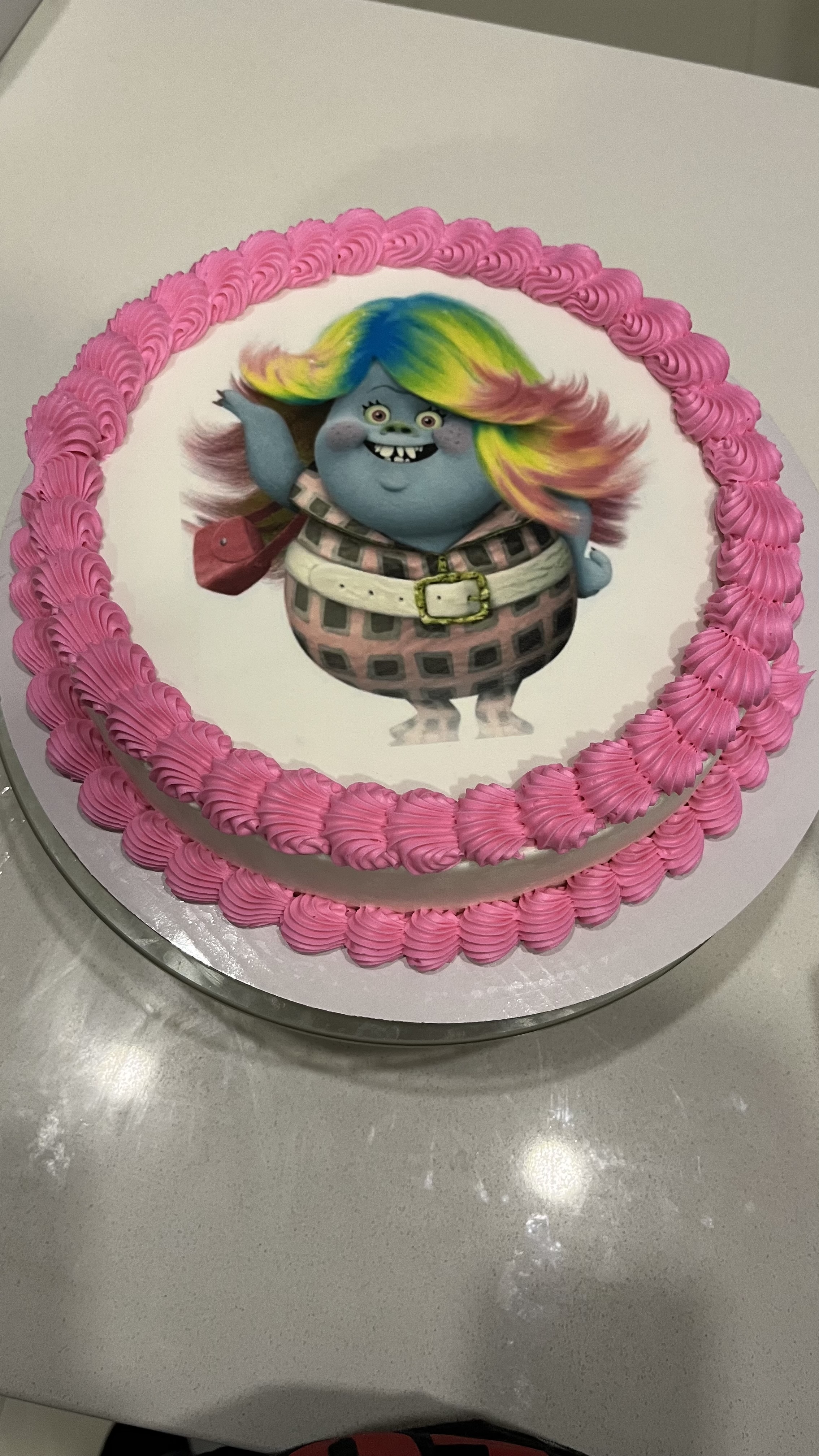 9” Single Round Cake-serves 14–16