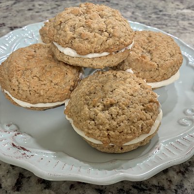 Oatmeal Crème Pie Cookie 6 Count