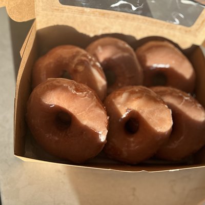 Dolly’s Donuts 6pack