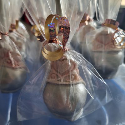 Cake Pop With Crown