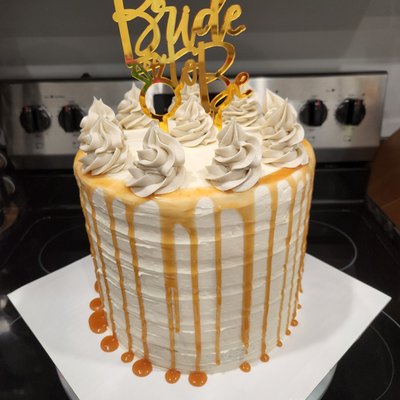 8 In 3 layer cake (Specify Flavor Of Cake/Frosting/Shape)