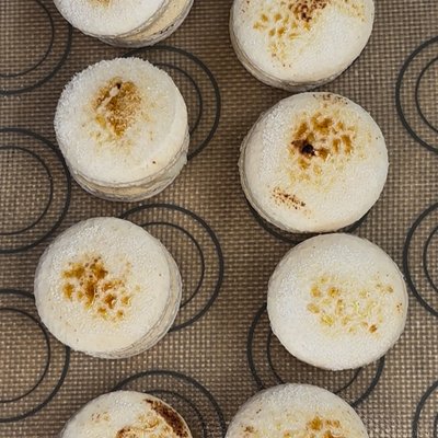 Creme Brulee Macarons Box