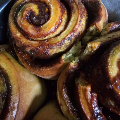 Matcha Cinnamon Buns (Batch of 6)