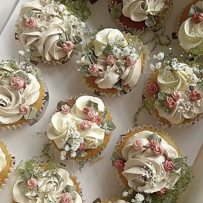 X24 Cupcakes 
