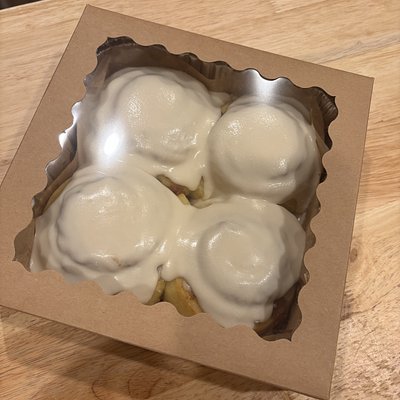 Jumbo Cinnamon Rolls - 4 Count