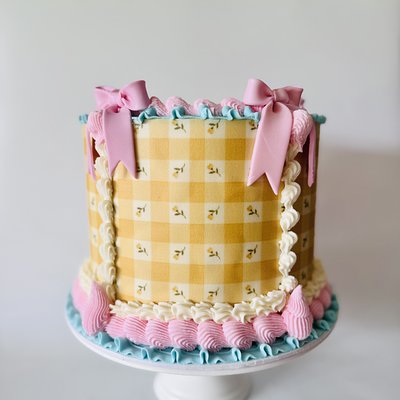 8” 4 Layer Cake (30-35 Servings)