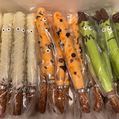 Chocolate Covered Pretzel Rods
