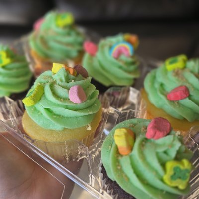 St Patrick Lucky Charm Cupcakes