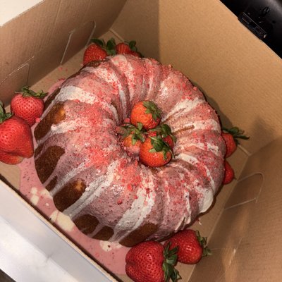 Strawberry Crunch Pound Cake