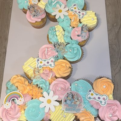 Number Pull Apart Cupcakes 