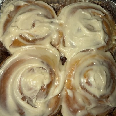 Classic Cinnamon Rolls (4)