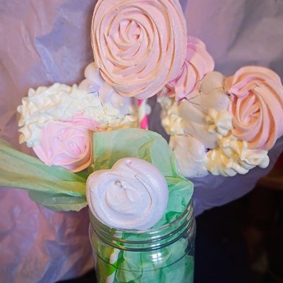 Meringue Pops