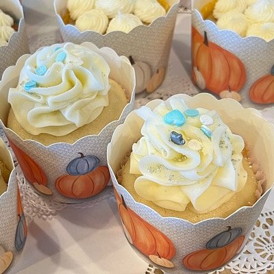 Almond - 12 Cupcakes