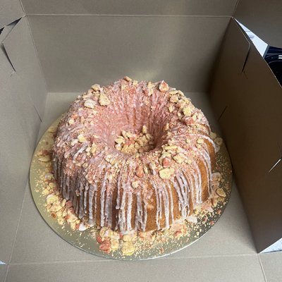 Strawberry Crunch Pound Cake 