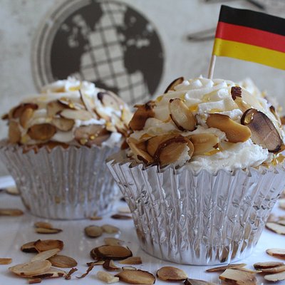Germany 🇩🇪 Beinenstich Kuchen 