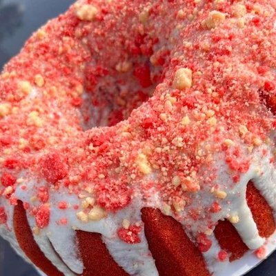 Strawberry Crunch Bundt Cake