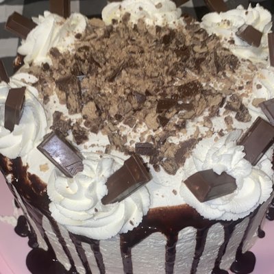 KitKat Cake 🍫🎂