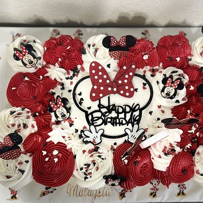 Cupcake cake