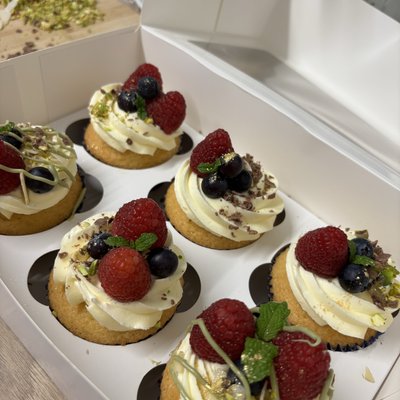 Fruit Cupcakes 