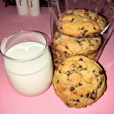Chocolate Chip Cookies (Half Dozen)