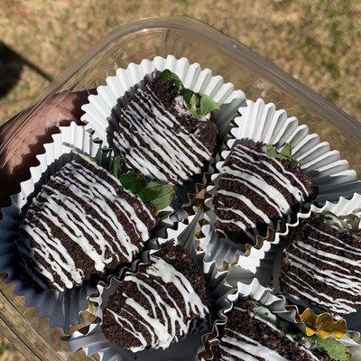 Oreo Crunch Berries Half Dozen