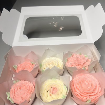 Gourmet Gluten-Free Cupcake With Buttercream Frosting 