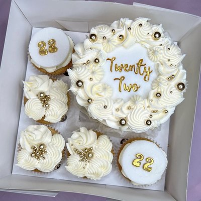 Bento Cupcakes Fancy Box & Mini Cake 