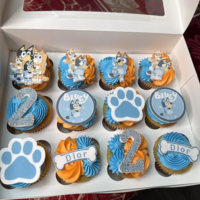 CUPCAKES 