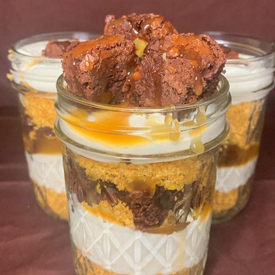 8oz Turtle Brownie Cheesecake Mason Jars