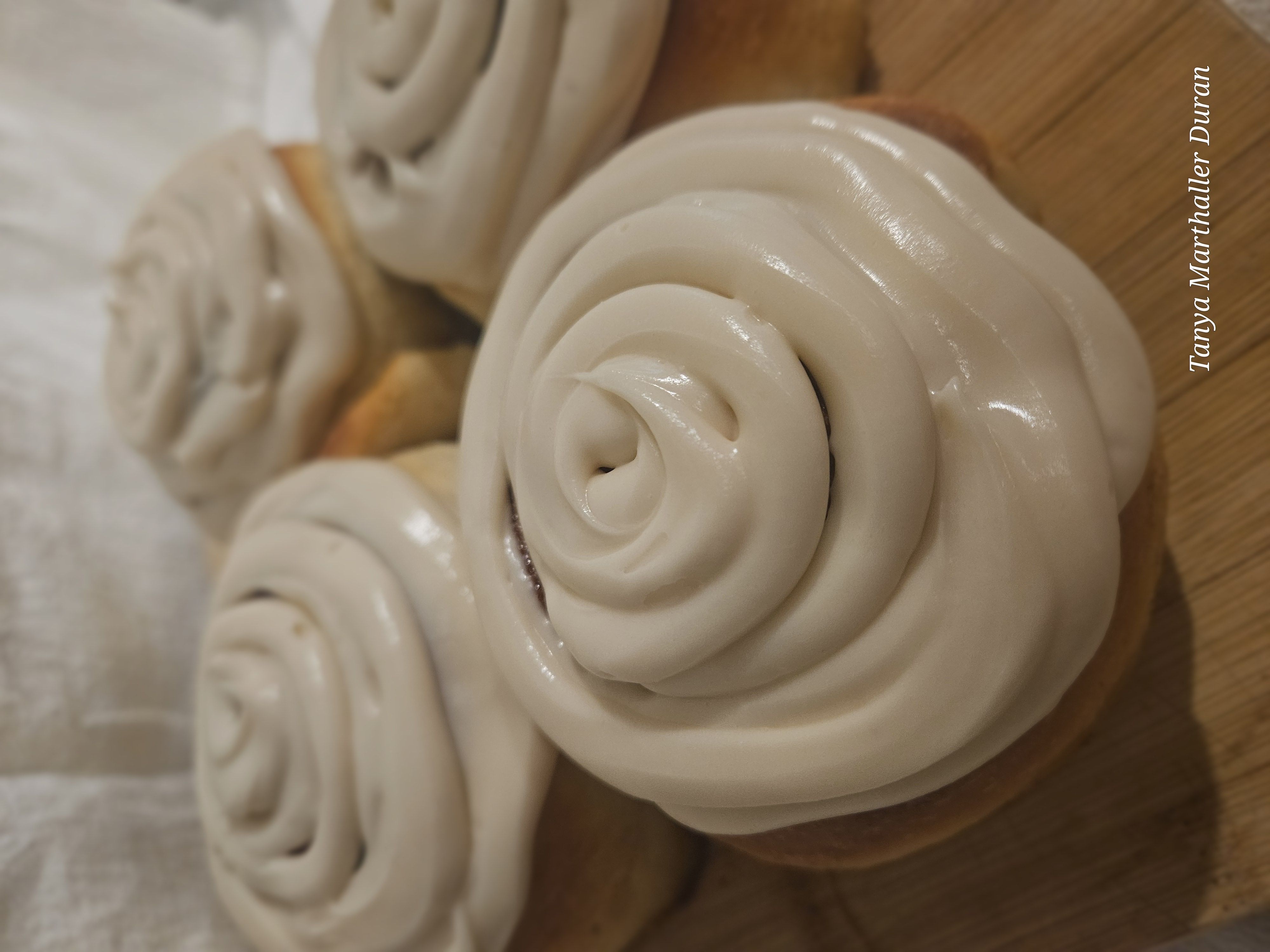 Cinnamon Sweet Rolls with Icing 6 pk