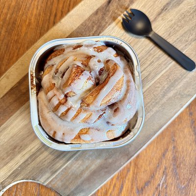 XL Single Cinnamon Roll