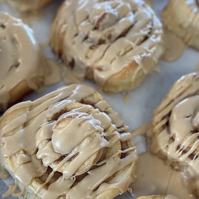 Cinnamon Roll W/ Maple Icing