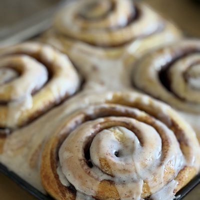 Cinnamon Rolls 4-pack