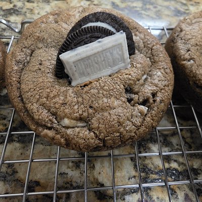 Cookies And Cream Cookies 1/2 Dozen