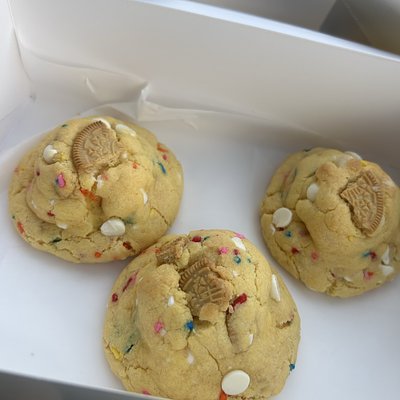 Golden Oreo Confetti Cookie