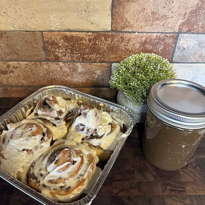 Cinnamon Rolls With Butterscotch Sauce (Tray Of 4)