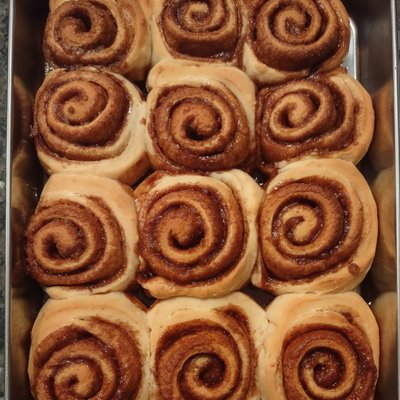 Sourdough Cinnamon Rolls - Dozen (12)