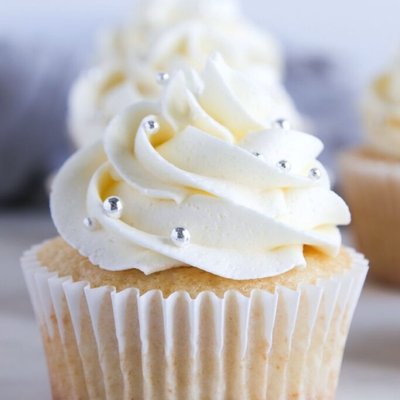 White Almond Cupcake With White Buttercream