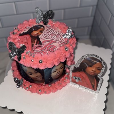 The Luxe Mini Cake   (serves 8-12) 