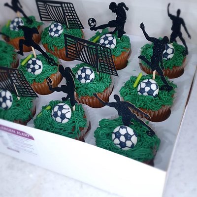 Football Cupcakes 