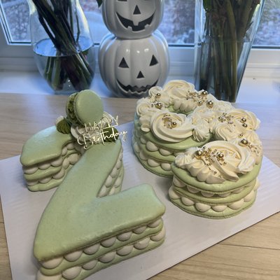 macaron cake