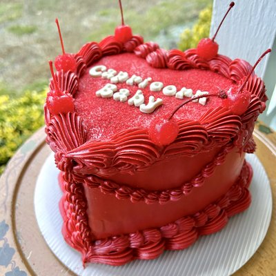 8 inch Vintage Heart Cake