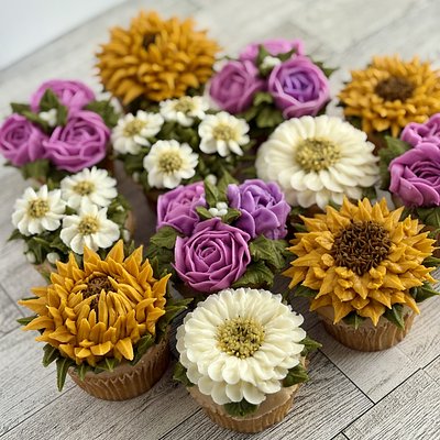 12 Piece Luxury Box Of Blooms