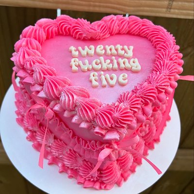6” Vintage Heart Cake (bows/glitter) 
