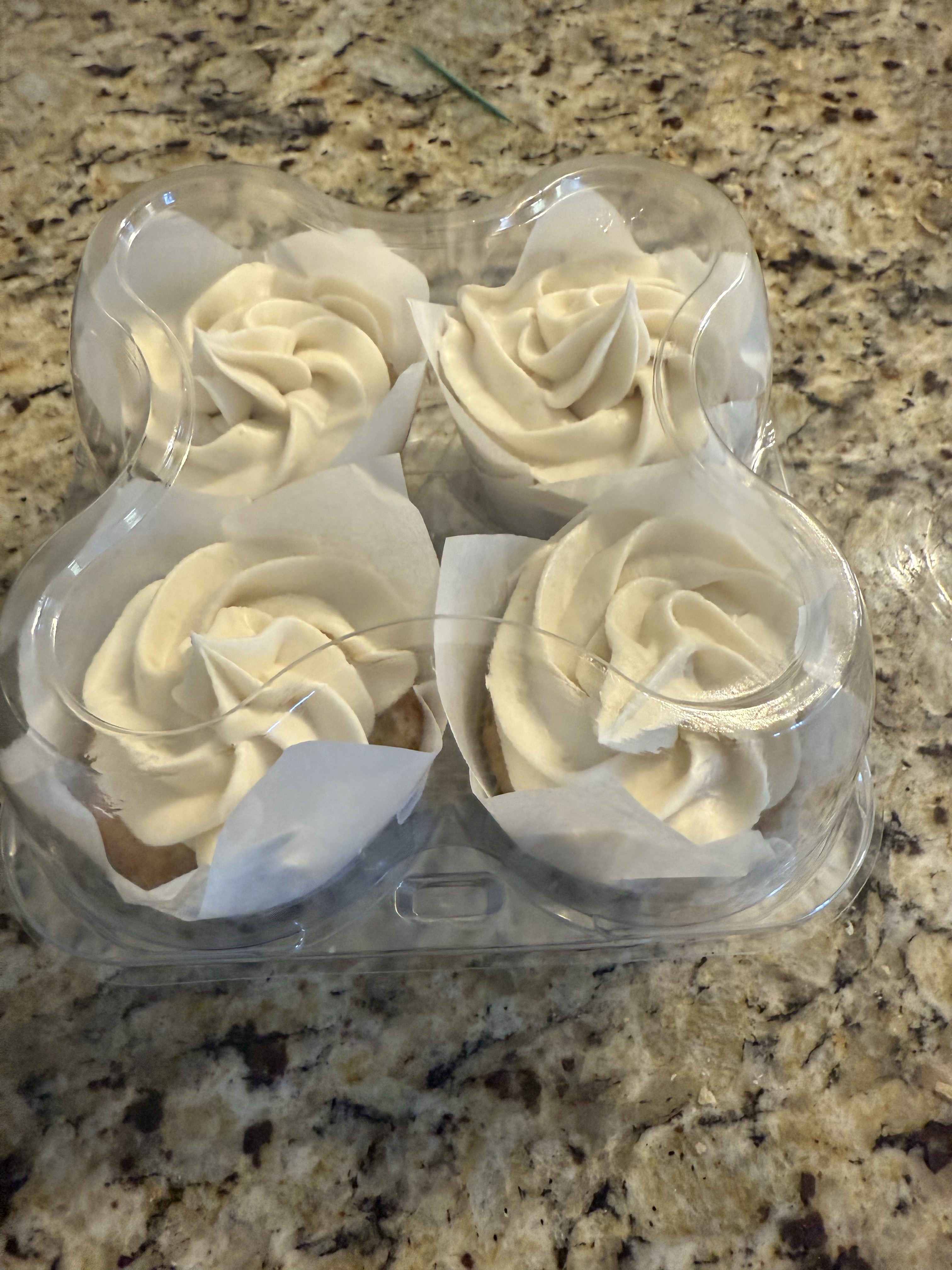 Banana Cupcakes With Cream Cheese Frosting