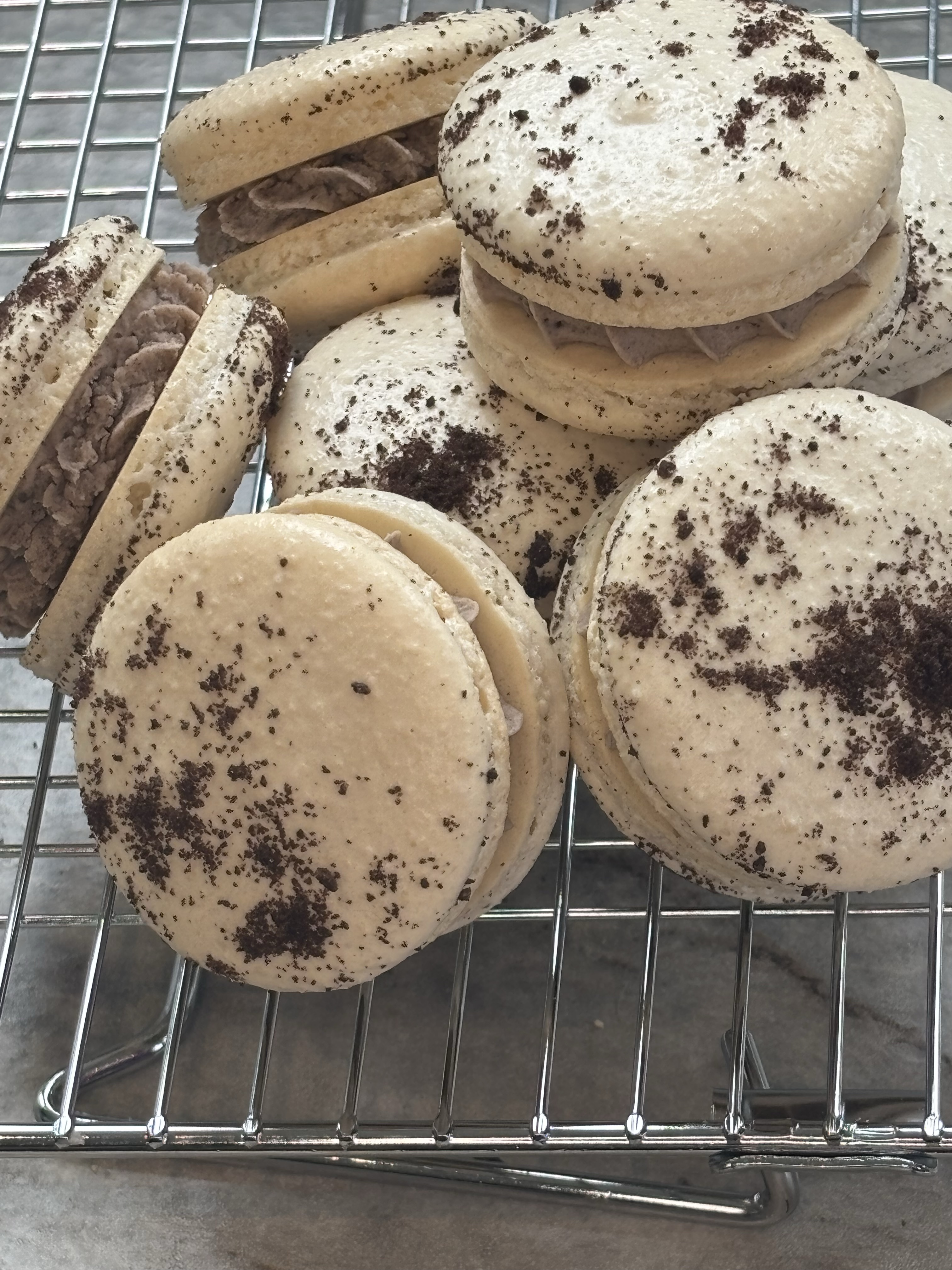 Cookies And Cream Macarons
