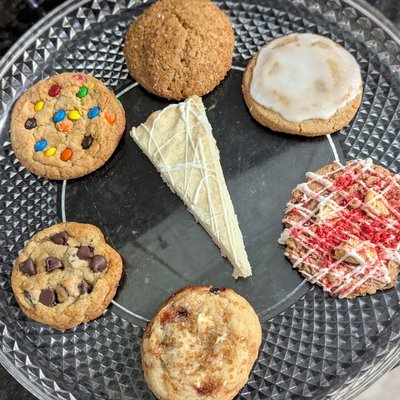 Cookies By The Dozen