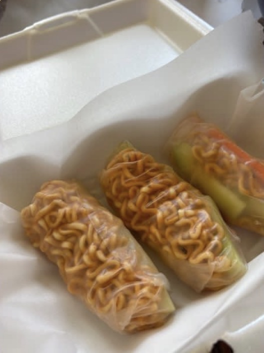 6CT Spicy Noodle Springrolls