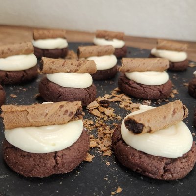 Hot Chocolate Cookie (Mini 12-Pack) 