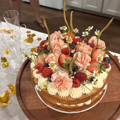 Bare Floral & Fruit Cake (8inch)